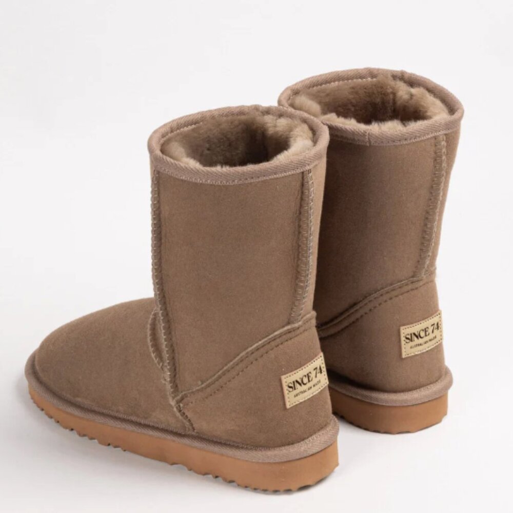 Ugg Since 74 Women's Limited Edition Heritage Classic Mid Size 6
